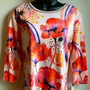 Jess & Jane ladies top, with 3/4 sleeves. Brand new with tags!